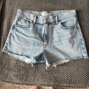 Abercrombie & fitch the mom shorts mid rise size 29